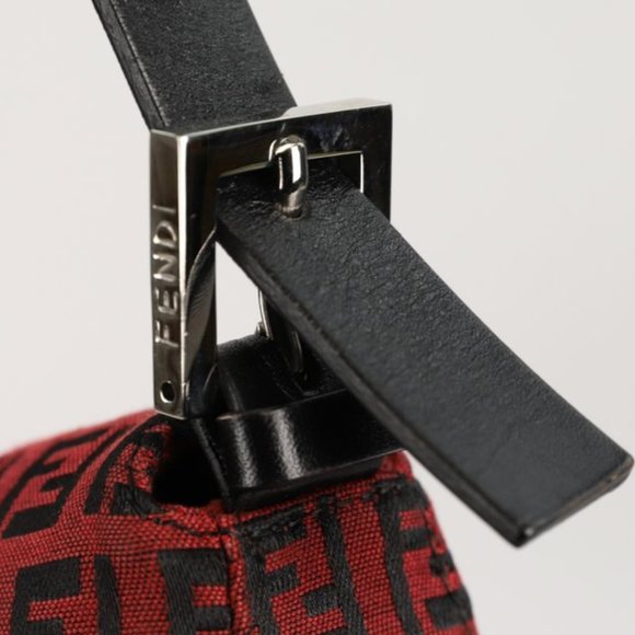 Fendi Baguette - Picture 5 of 9